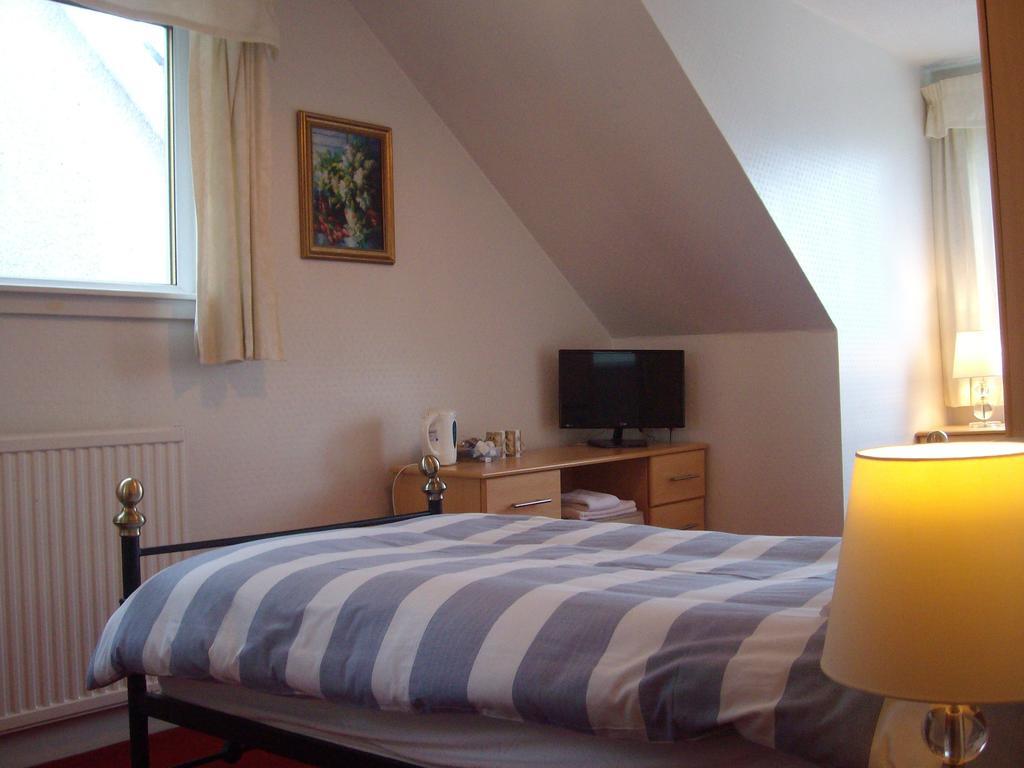 Lindhome Guest House Aberdeen Habitación foto